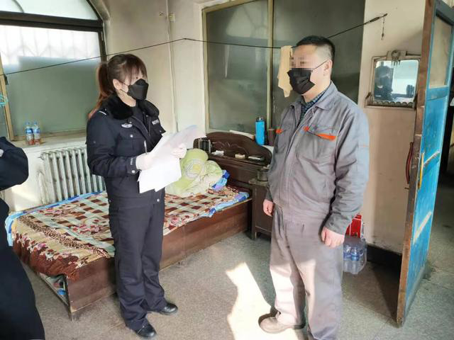 王海玲上門(mén)排查外地返遼人員