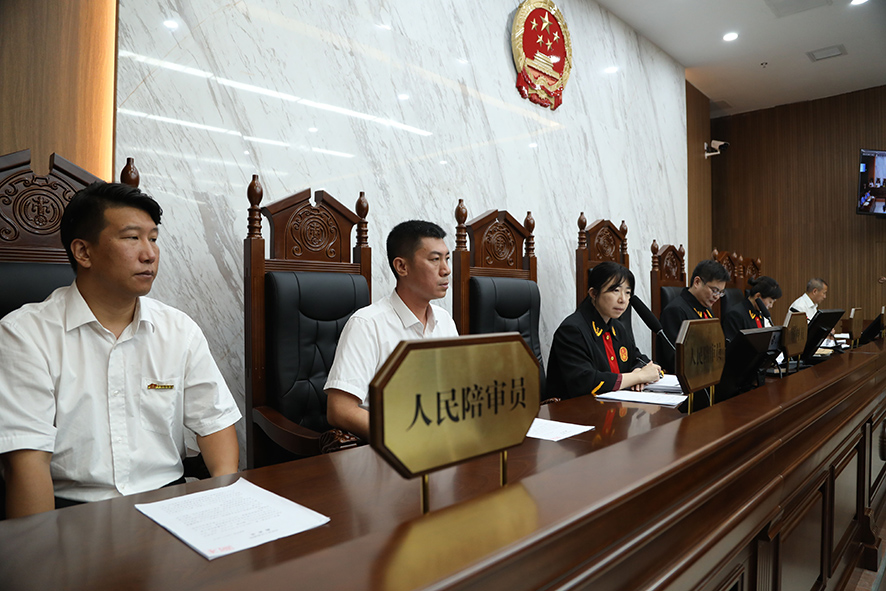 陪審員中有長期從事生態(tài)保護、環(huán)境修復方面的專家。