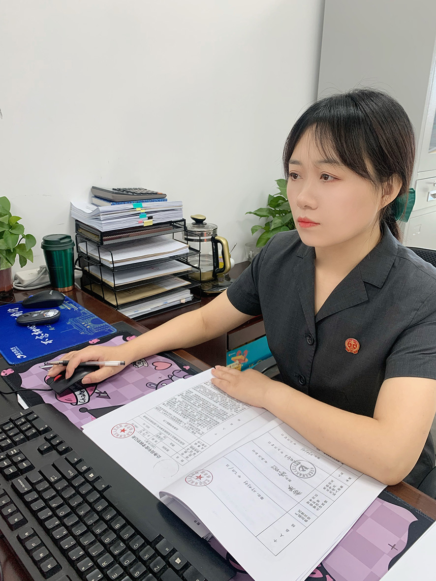 沈陽(yáng)市渾南區(qū)法院法官?gòu)堸i艷