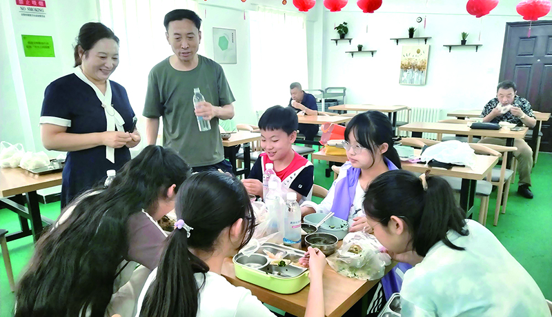 孩子就餐