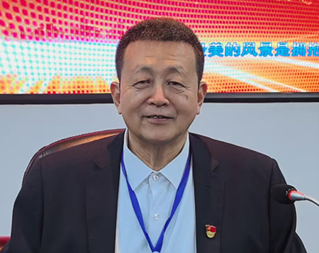 鞍山市創(chuàng)業(yè)企業(yè)協(xié)會(huì)會(huì)長、黨支部書記 常玉書2