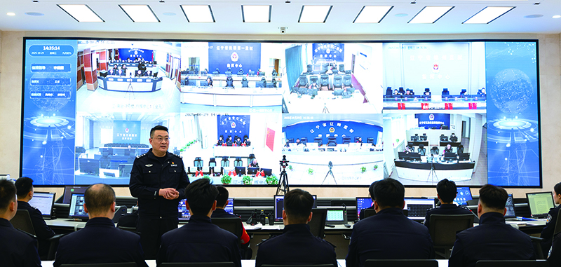 省監(jiān)獄管理局指揮中心副主任孟凡雪對輪訓民警們進行授課